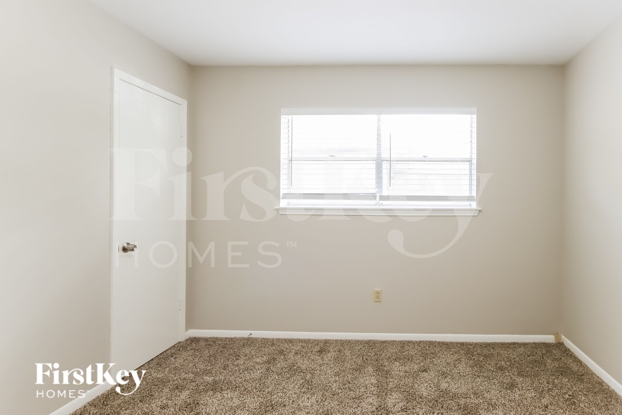 Building Photo - 3804 Canterbury Dr