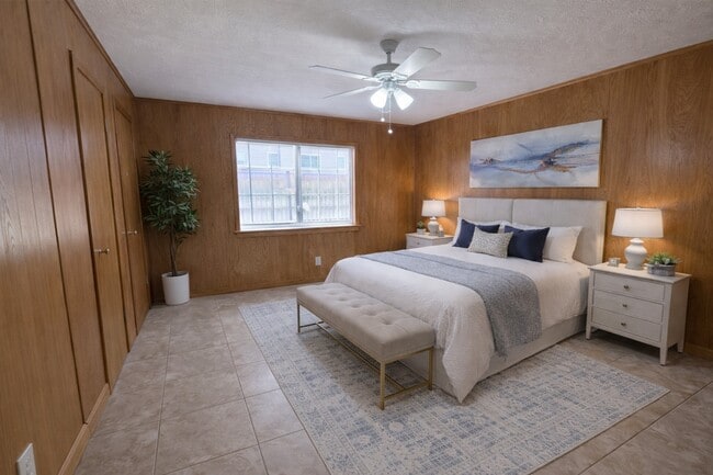 Building Photo - 903 Lamonte Ln