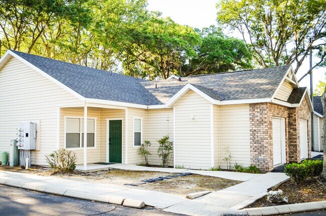 Primary Photo - Stunning 1 bedroom 1 bath condo in The Gables