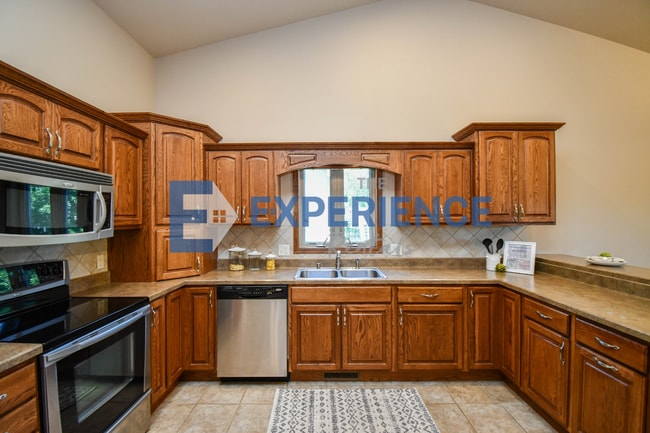 Building Photo - 3908 W 89th St