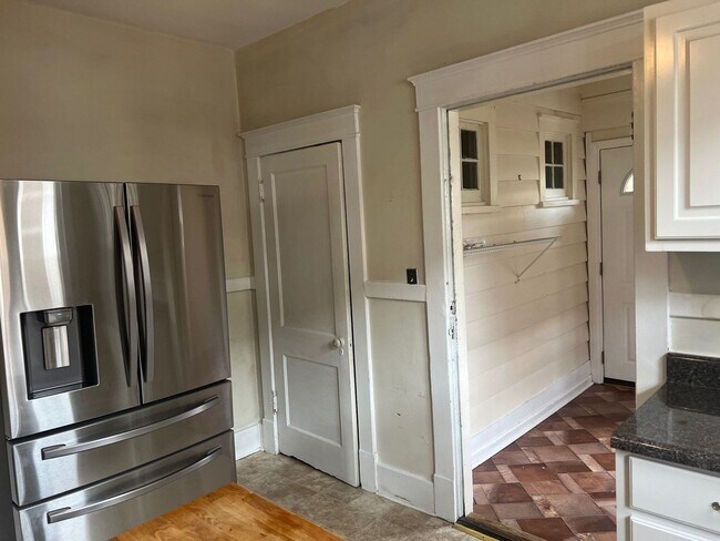 Building Photo - 2502 Blair Blvd