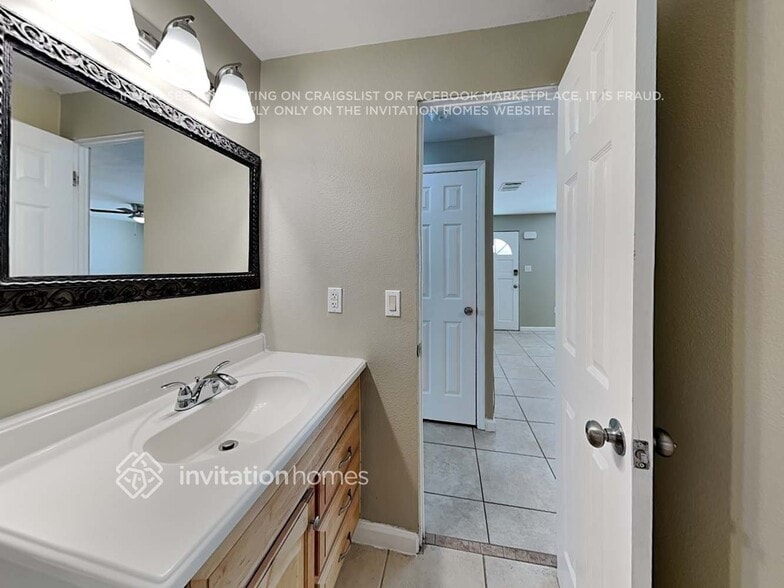 Building Photo - 3581 Lalani Blvd