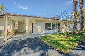 Building Photo - 556 Clearwater Largo Rd