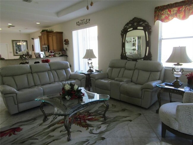 Building Photo - 334 Mestre Pl