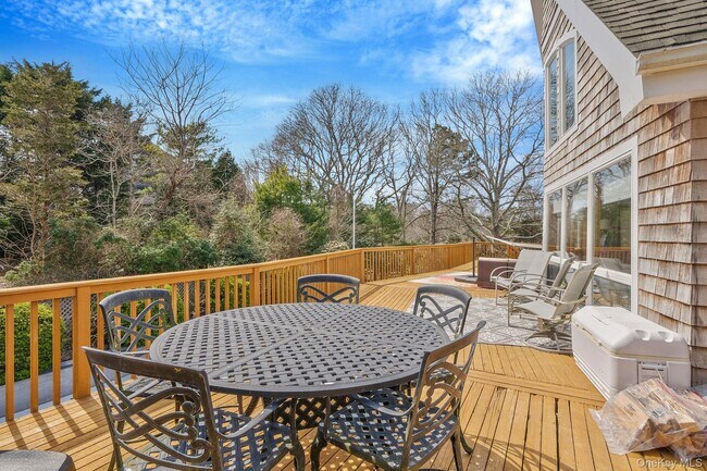 Building Photo - 5 Ocean View Ave