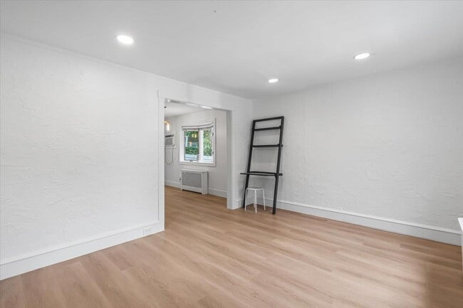 Building Photo - 46 Marino Ave