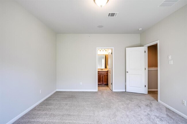 Building Photo - 7220 Wyoming Springs Dr