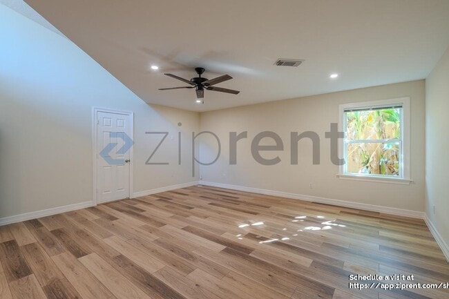 Building Photo - 4031 Leeshire Dr