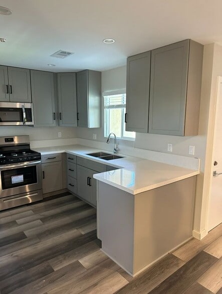 Building Photo - 4965 Imperial Ave