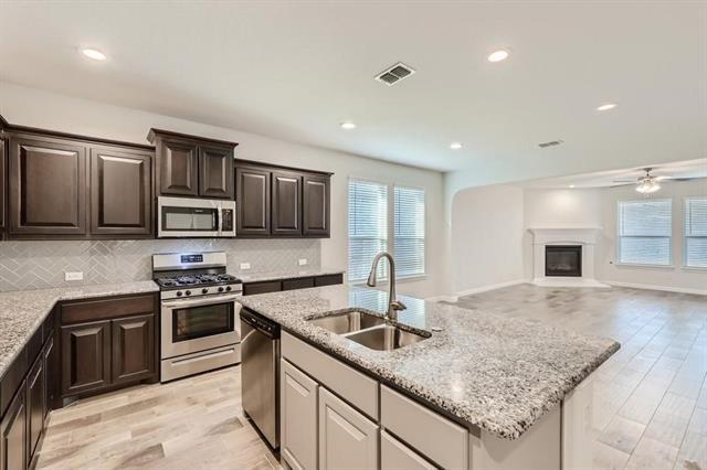 Building Photo - 15952 Hayes Ridge Dr