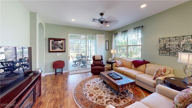 Building Photo - 9364 Trieste Dr