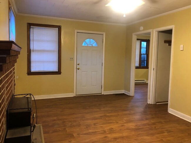 Building Photo - 553-B Jefferson Road