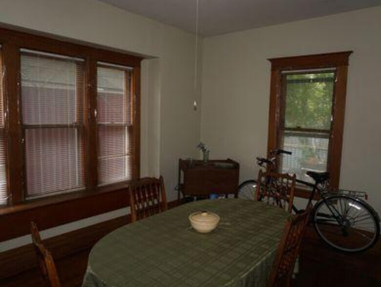 Building Photo - 412 W Vine St