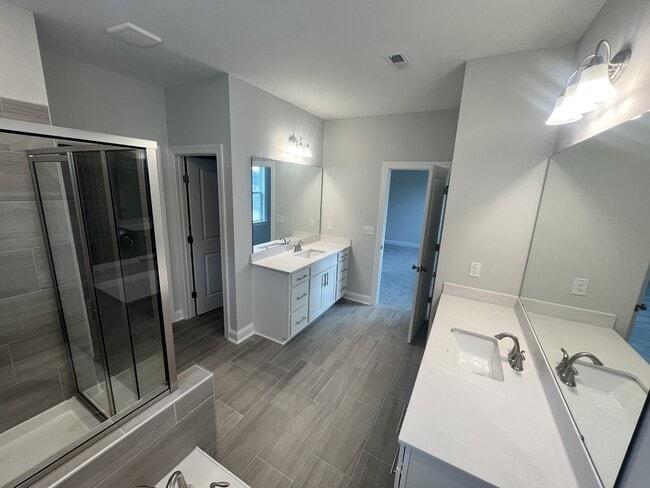 Building Photo - 1160 Topaz Cave Cir