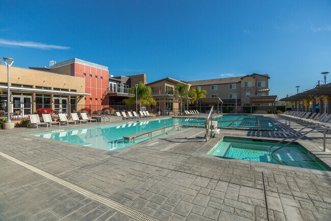 Avenue One Pool - 856 White Moonstone Loop