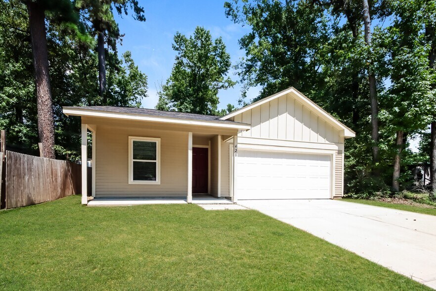 Building Photo - 428 Goldenrod