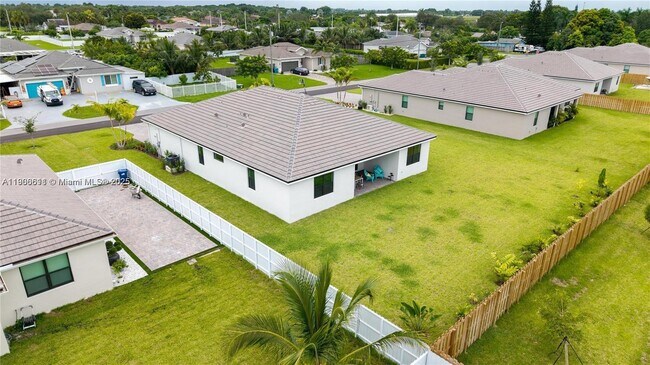 Building Photo - 30707 SW 193rd Ave