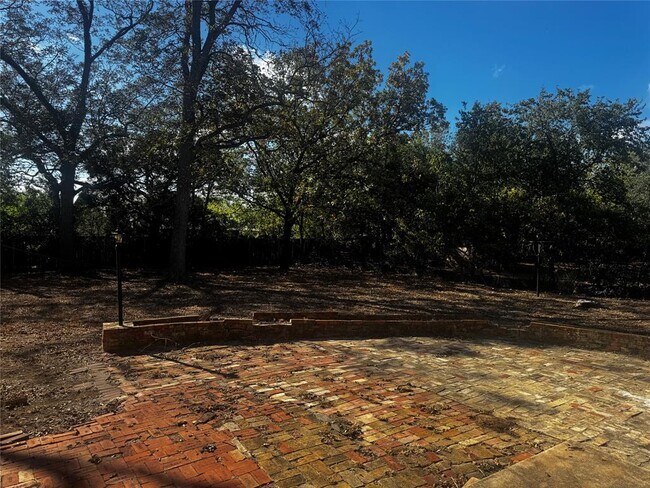 Building Photo - 1511 Old Ranch Rd 12