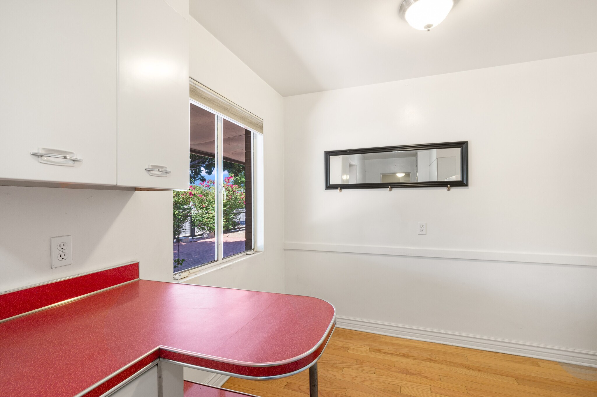 Dining Space - 543 W Coronado Rd