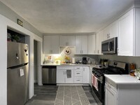 Building Photo - 30 Plimpton St