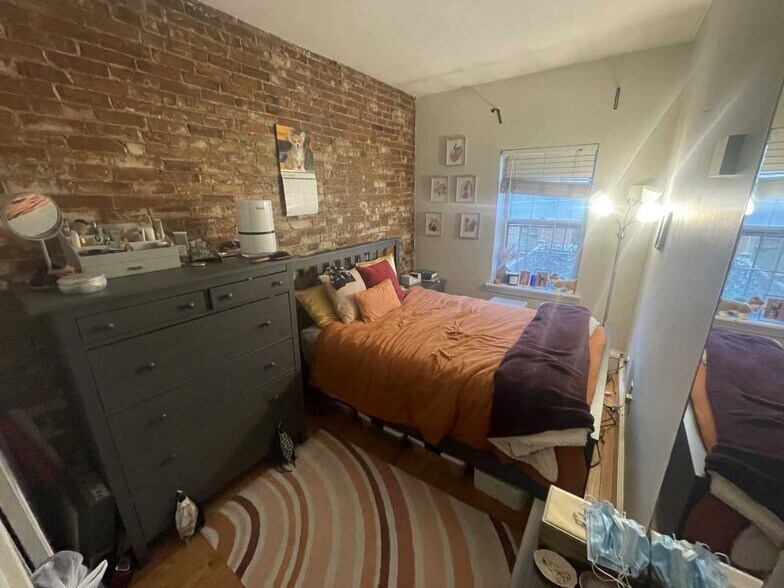 Building Photo - 83 Waltham St