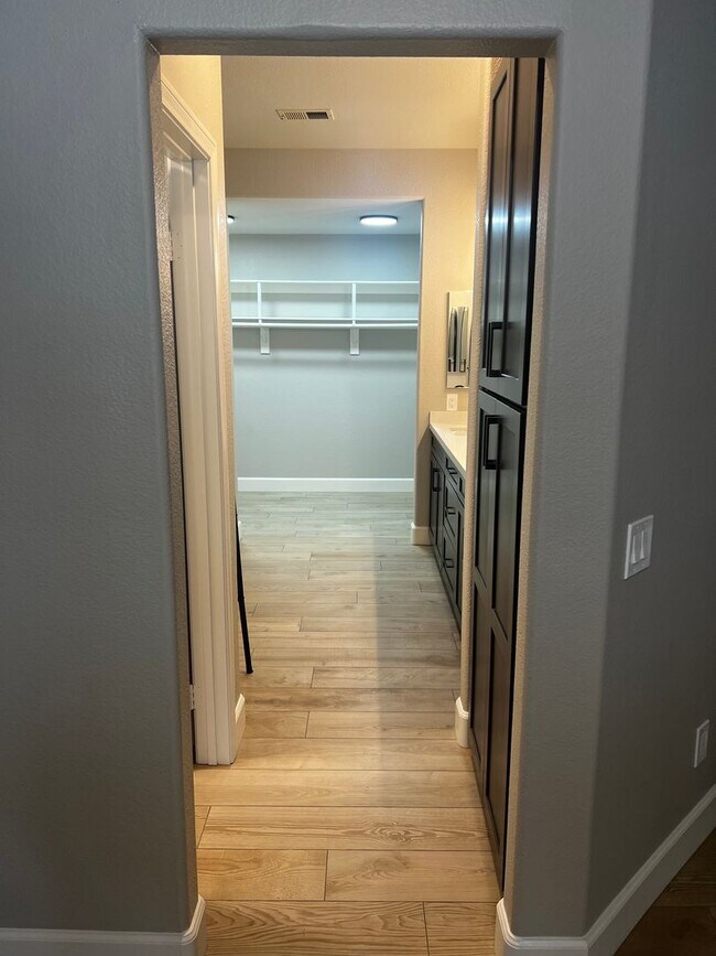 Building Photo - Murrieta Entertainer’s Dream Home for Lease!