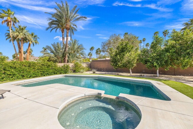 Building Photo - 73409 Little Bend Trail