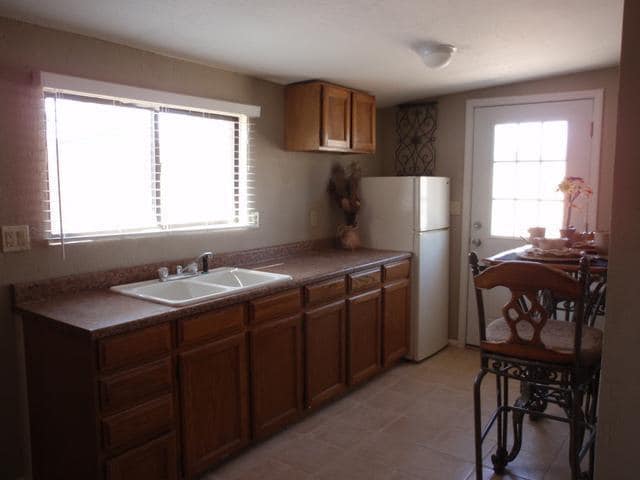 Building Photo - 420 E Garfield St