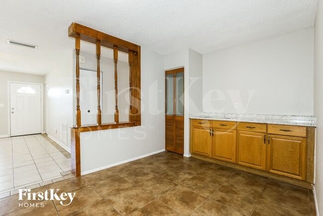 Building Photo - 8275 Jacaranda Ave
