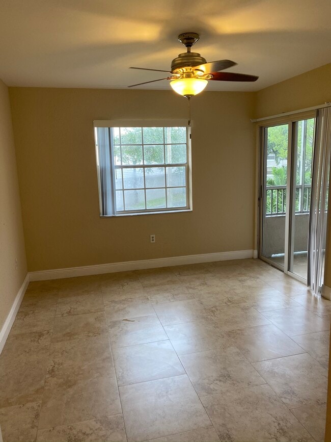 Building Photo - 2850 N Oakland Forest Dr