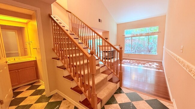 Building Photo - Charming and Move-in Ready 3BD/2.5BA, Two-Story Townhouse in Miravilla at Gale Ranch, San Ramon- ...