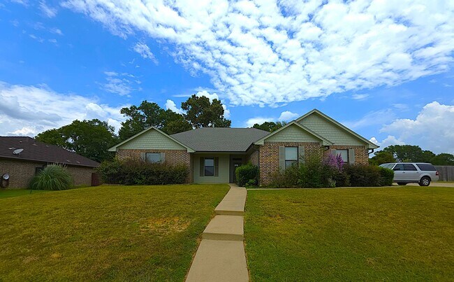 Primary Photo - BEAUTIFUL and SPACIOUS 3-bedroom, 2-bathro...