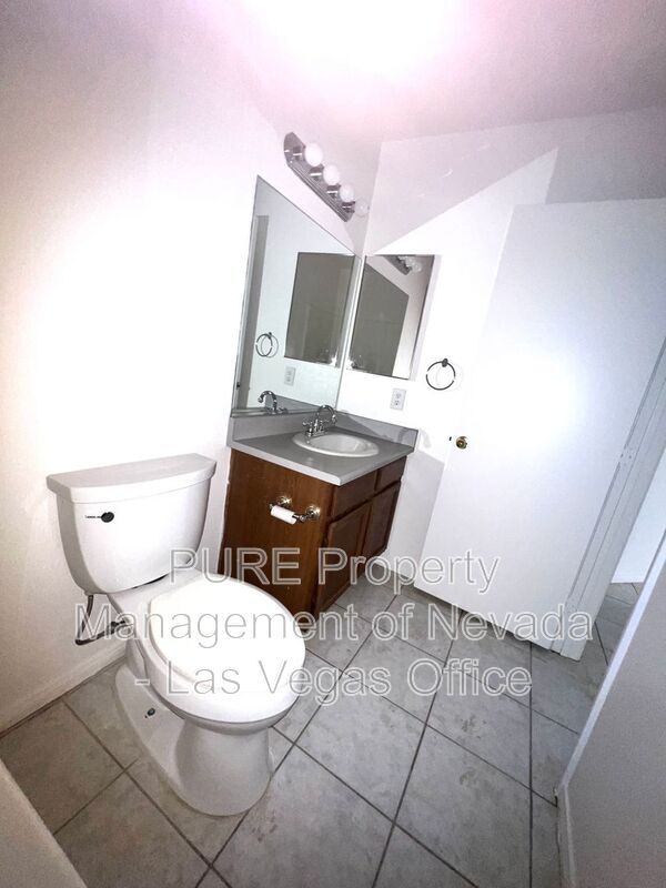 Building Photo - 5716 Grand Entries Dr