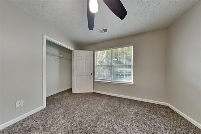 Building Photo - 2479 Heatherton Ct