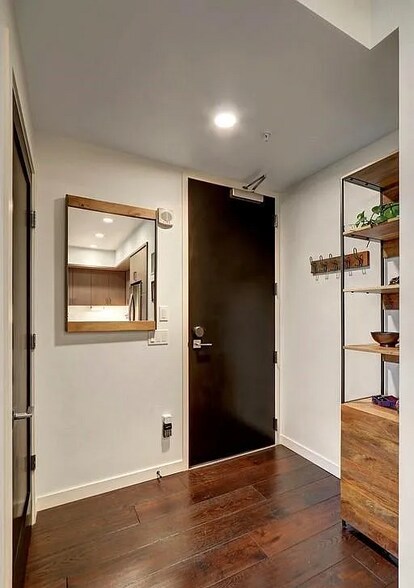 Building Photo - 1321 Seneca St