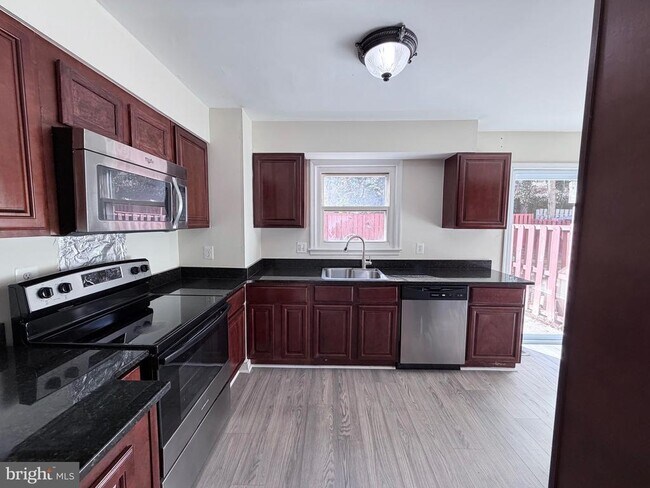 Building Photo - 4054 Hanson Oaks Dr