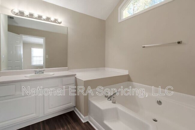 Building Photo - 123 Willow Springs Ln