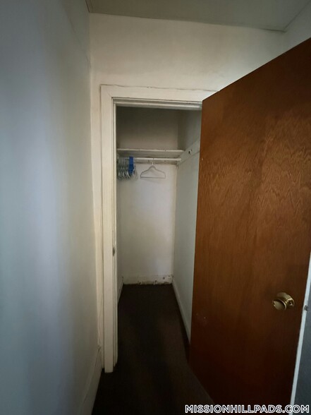 Building Photo - 8 Parker Hill Ave