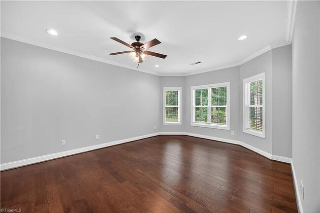 Building Photo - ****** $200 OFF FIRST FULL MONTH OF RENT!! ******