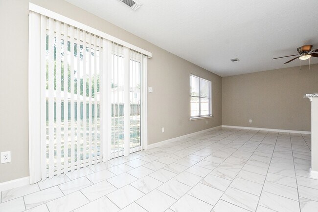 Building Photo - 7818 Summer Pl Dr
