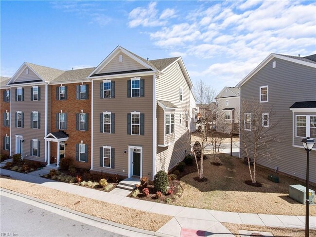 Building Photo - 4956 Almandine Ave