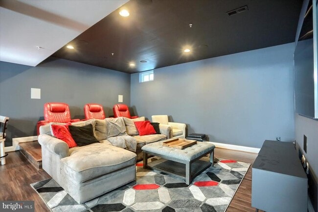 Building Photo - 6407 Falconwood St