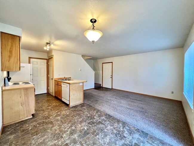 Building Photo - 1700nw9