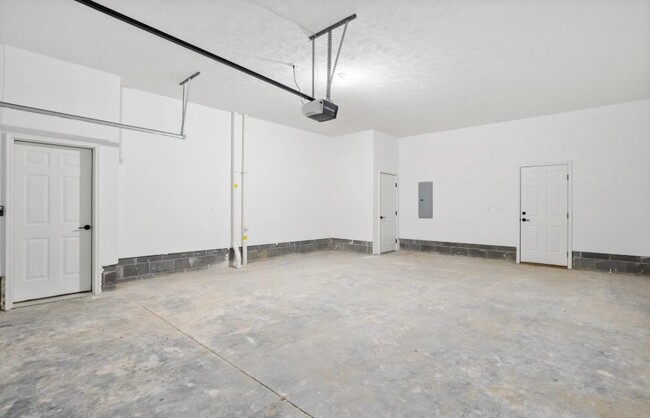 Building Photo - 20875 South Ct