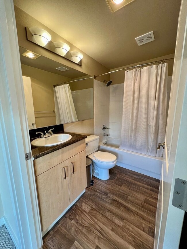 Building Photo - Spacious 2 Bedroom Condo at the Tobira!