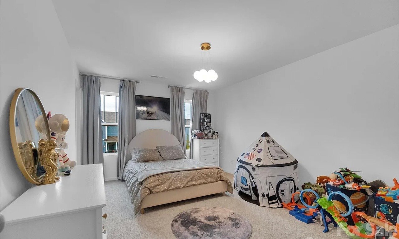 Building Photo - 242 Lacewing Dr