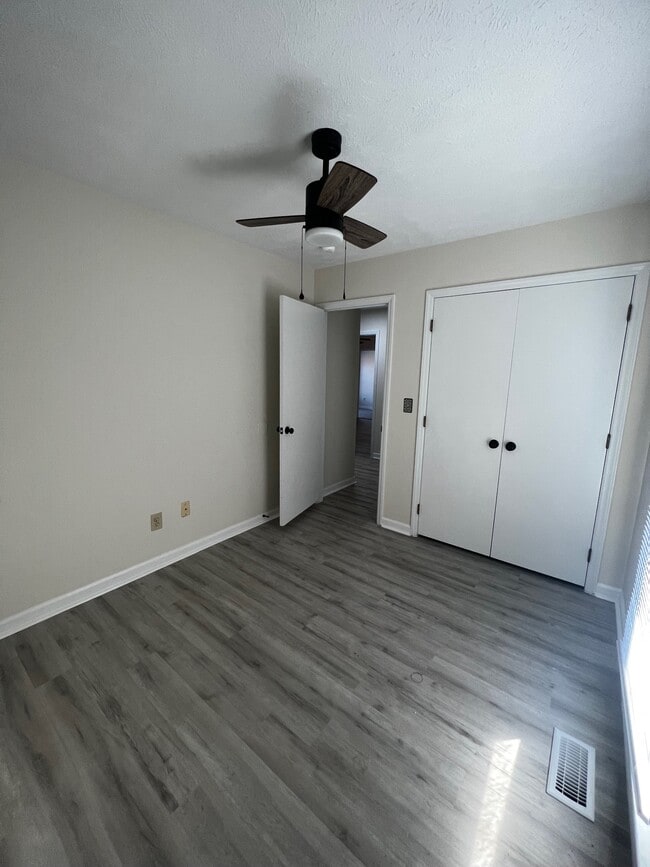 Building Photo - 5068 Linton Hall Rd