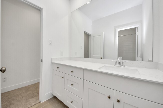 Building Photo - 31046 Vintage Crk Ln