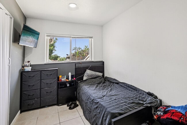 Building Photo - 5843 Woodlands Blvd