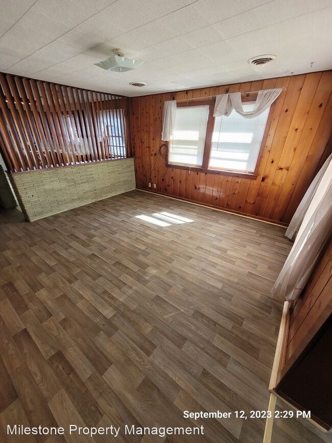 Building Photo - 3 br, 1 bath House - 1420 N Merriam